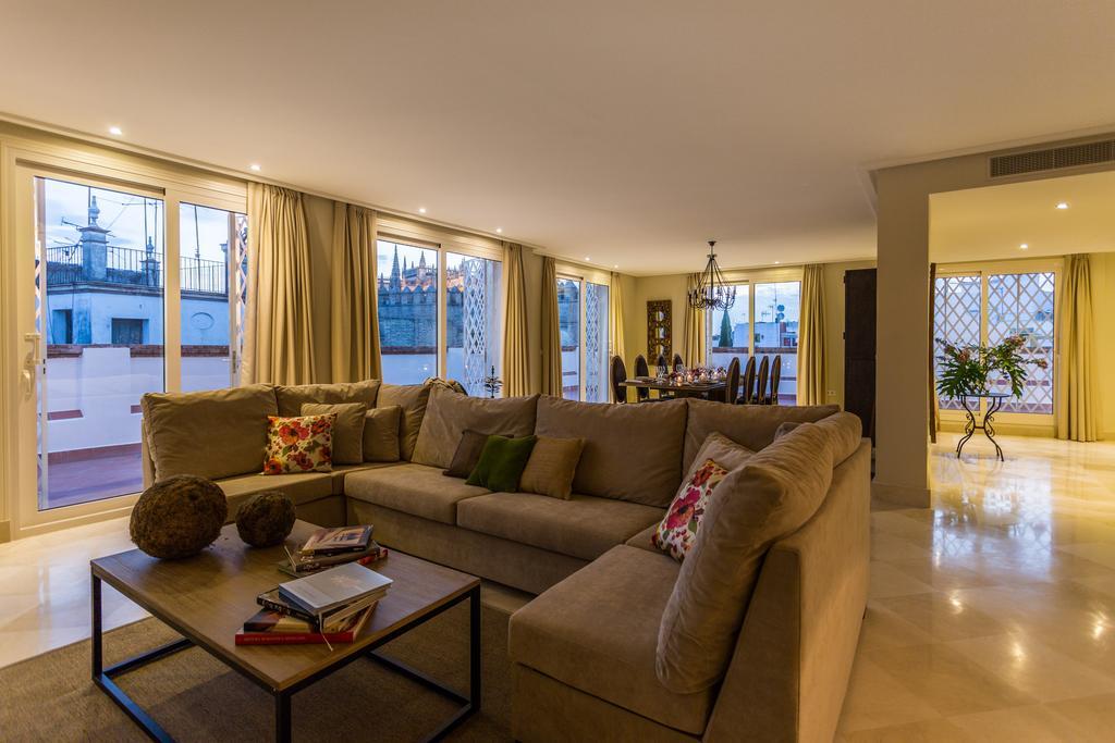 Puerta Principe Luxury Apartments Seville Room photo