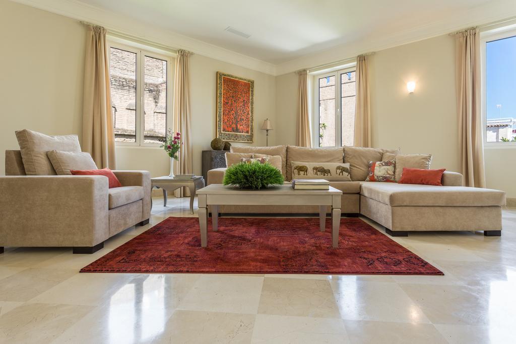 Puerta Principe Luxury Apartments Seville Room photo