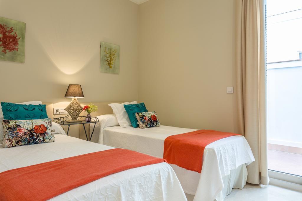 Puerta Principe Luxury Apartments Seville Room photo