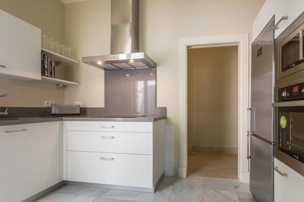 Puerta Principe Luxury Apartments Seville Room photo