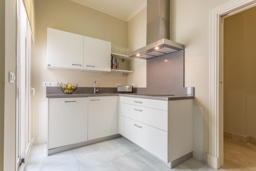 Puerta Principe Luxury Apartments Seville Exterior photo