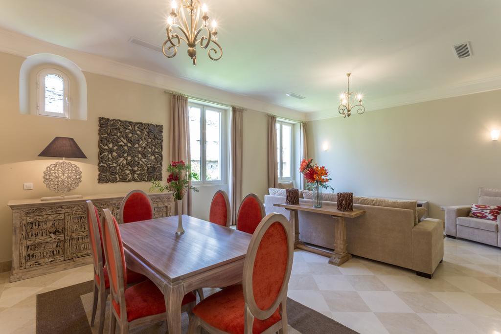 Puerta Principe Luxury Apartments Seville Room photo