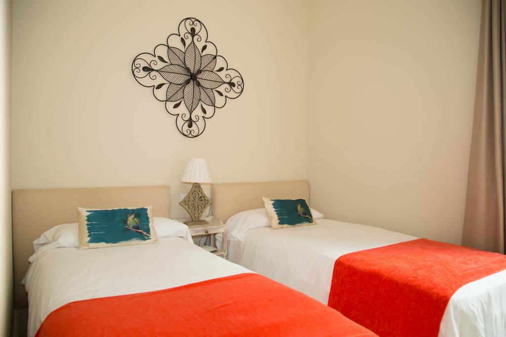 Puerta Principe Luxury Apartments Seville Exterior photo