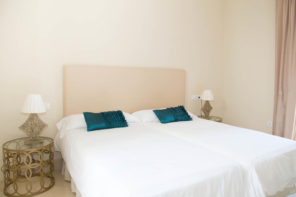 Puerta Principe Luxury Apartments Seville Exterior photo