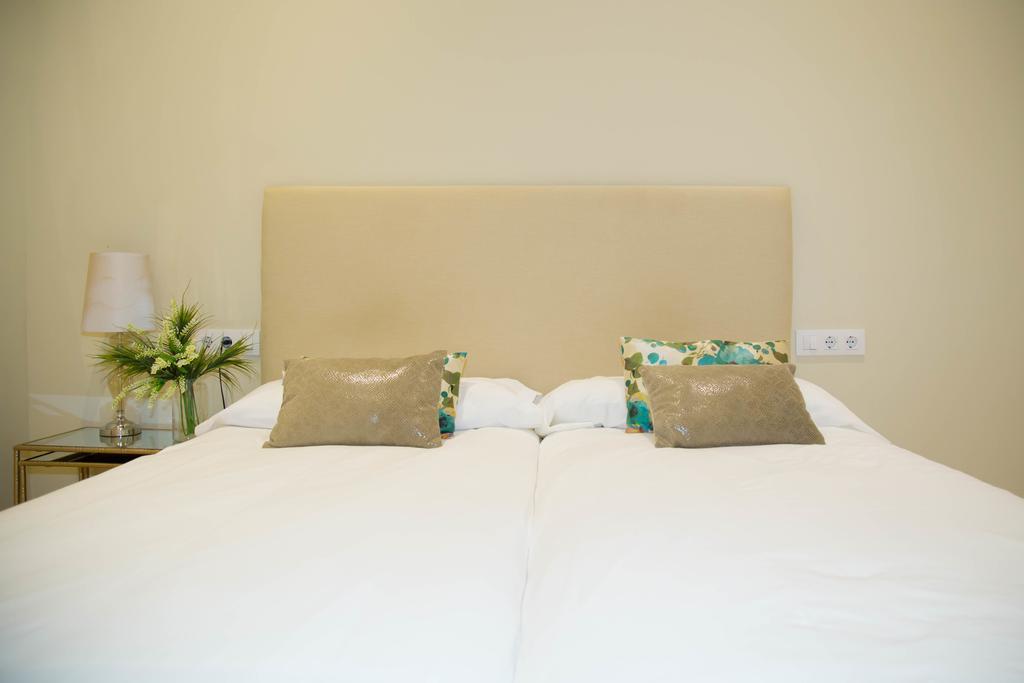 Puerta Principe Luxury Apartments Seville Exterior photo