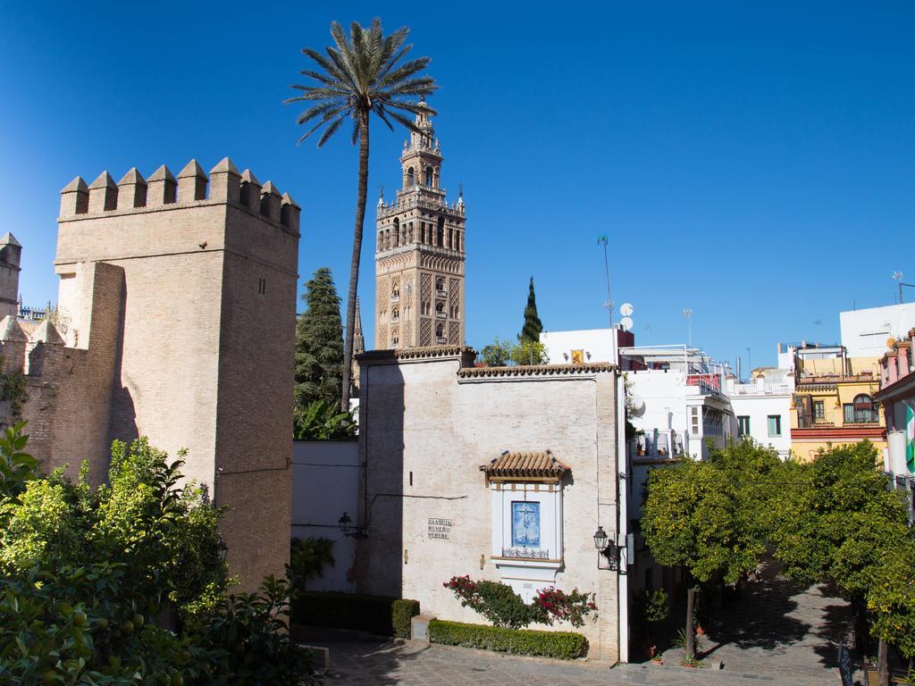 Puerta Principe Luxury Apartments Seville Exterior photo