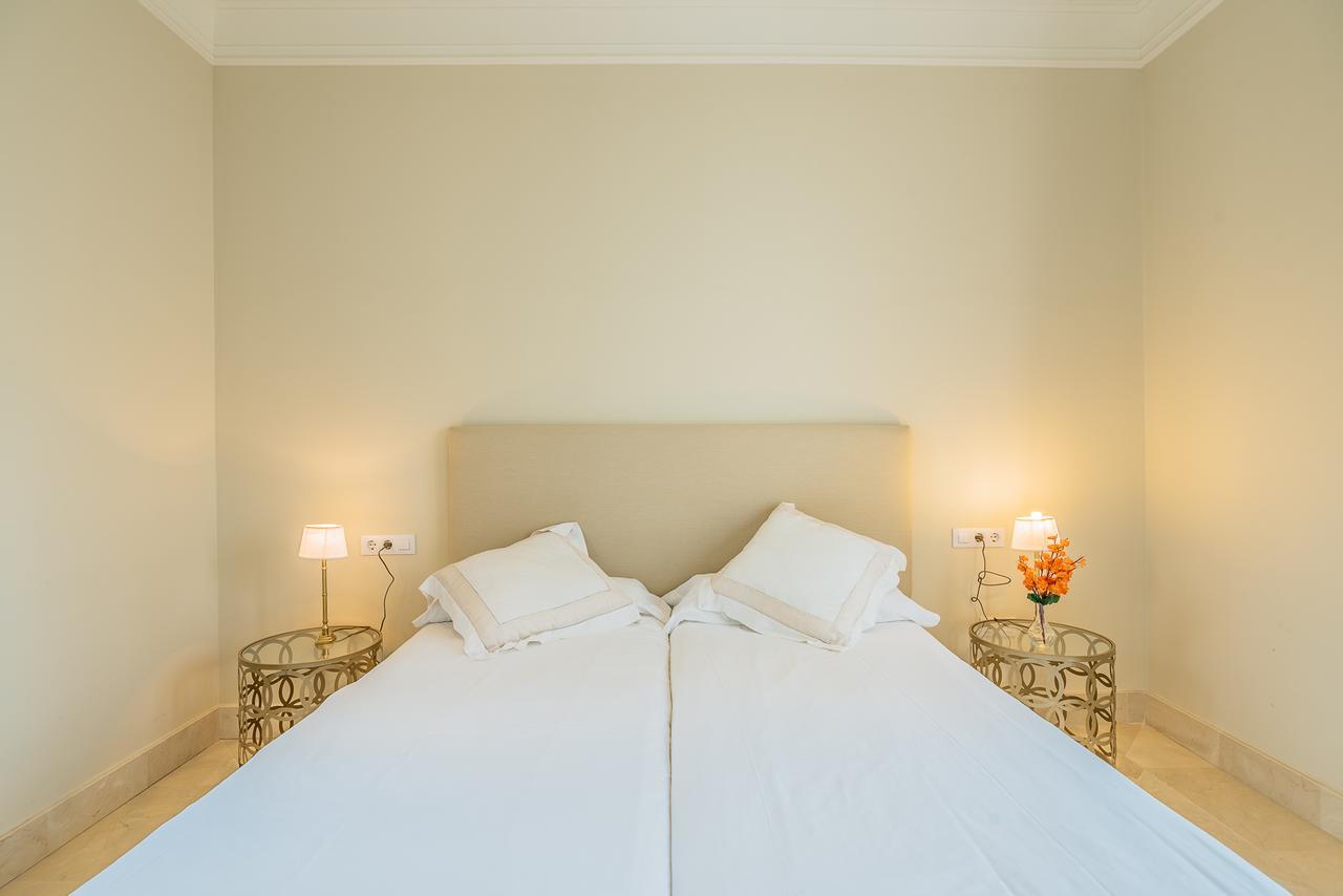 Puerta Principe Luxury Apartments Seville Exterior photo