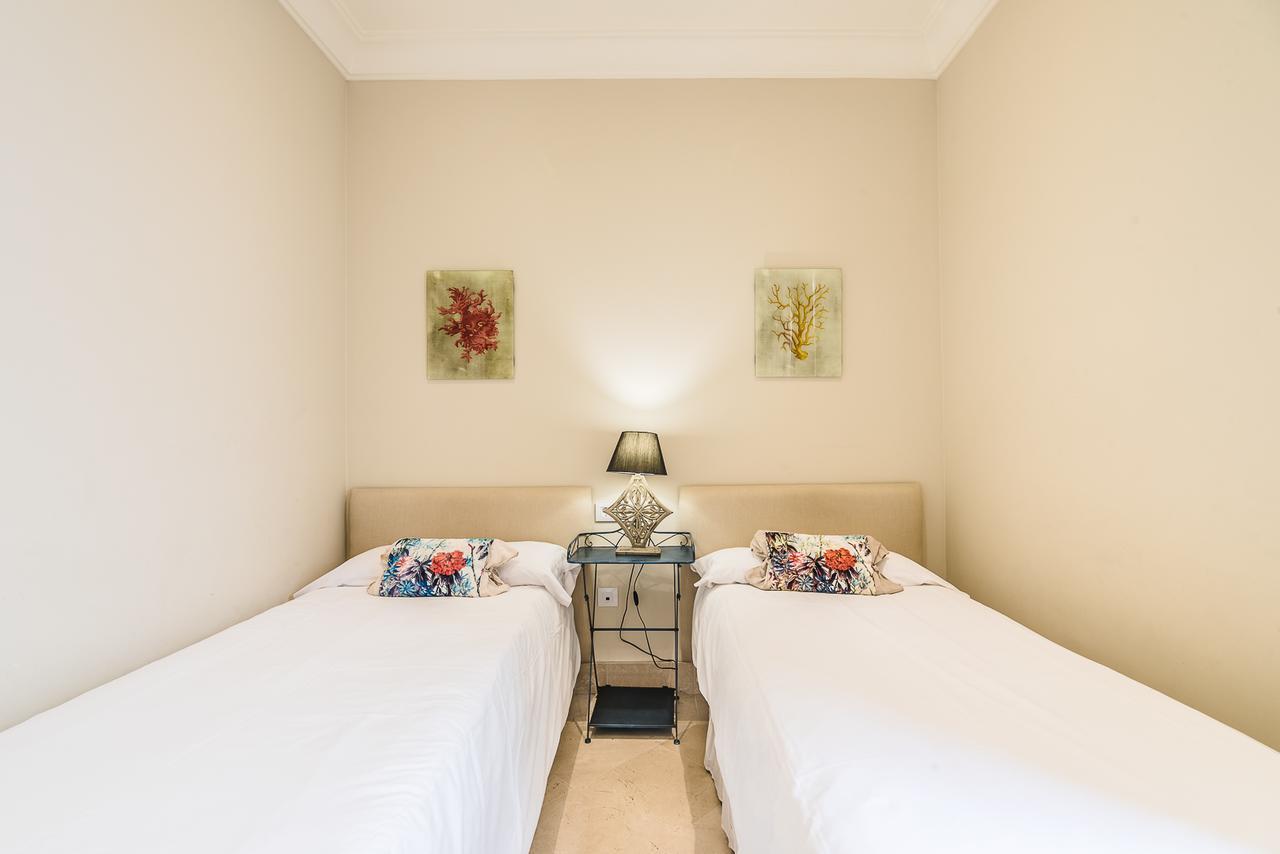Puerta Principe Luxury Apartments Seville Exterior photo